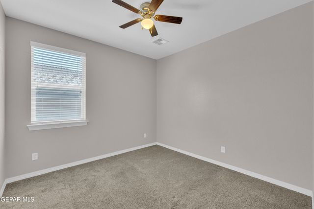 525 VALLEY PLUM Avenue, El Paso, TX 79932