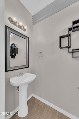 525 VALLEY PLUM Avenue, El Paso, TX 79932