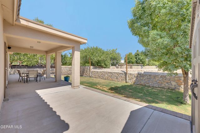 525 VALLEY PLUM Avenue, El Paso, TX 79932