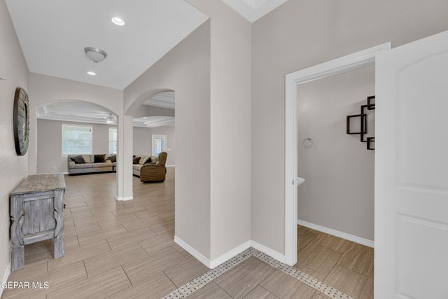 525 VALLEY PLUM Avenue, El Paso, TX 79932