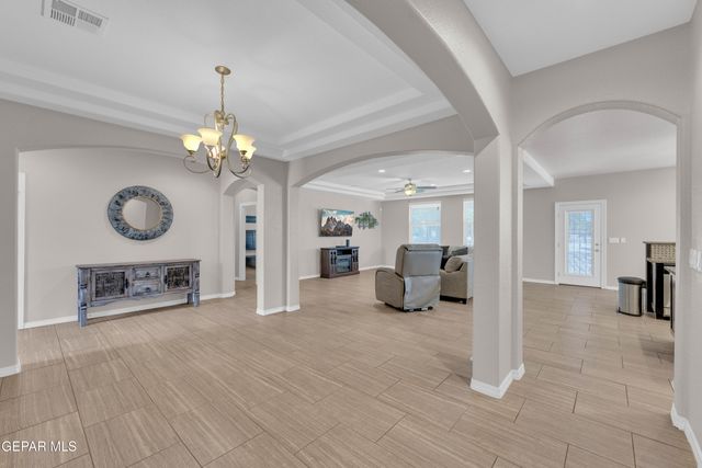 525 VALLEY PLUM Avenue, El Paso, TX 79932