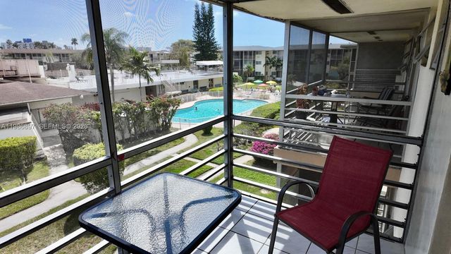 16901 NE 13th Ave 307, Miami, FL 33162