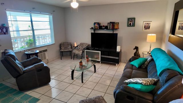 16901 NE 13th Ave 307, Miami, FL 33162