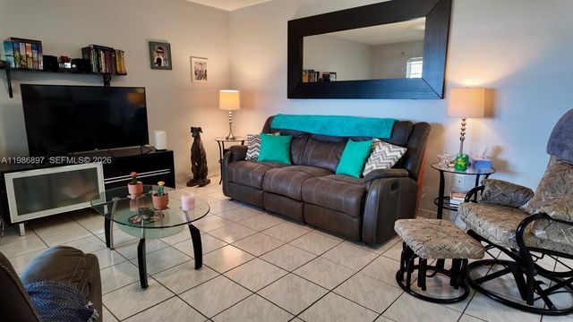 16901 NE 13th Ave 307, Miami, FL 33162