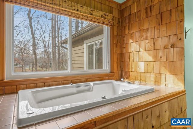 28 OUT OF BOUNDS RD, Palmyra, VA 22963