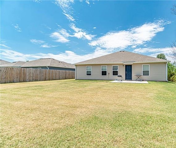2113 Lexington Street, Siloam Springs, AR 72761