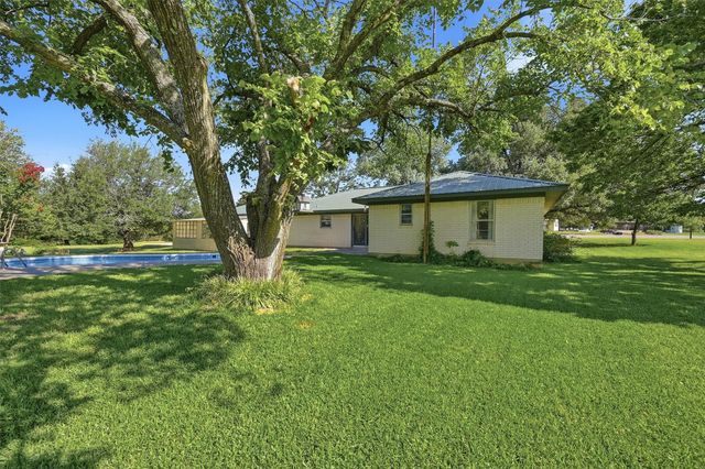 1746 Fm 678, Gainesville, TX 76240