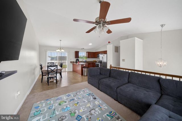 481 IVES ST, Martinsburg, WV 25405
