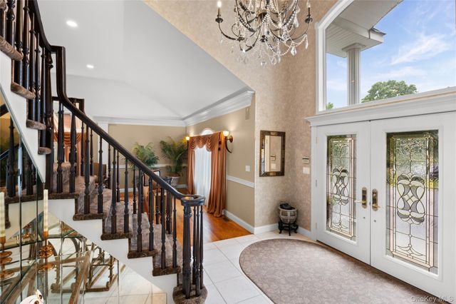 56 Sage Hollow Court, Dix Hills, NY 11746