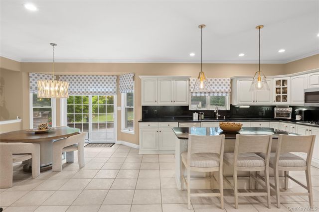 56 Sage Hollow Court, Dix Hills, NY 11746