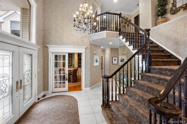 56 Sage Hollow Court, Dix Hills, NY 11746