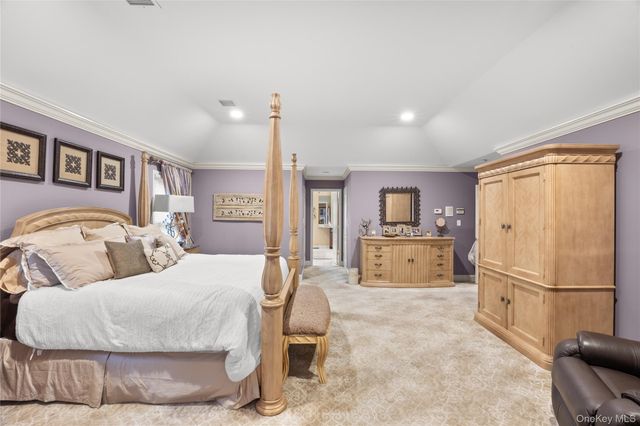 56 Sage Hollow Court, Dix Hills, NY 11746