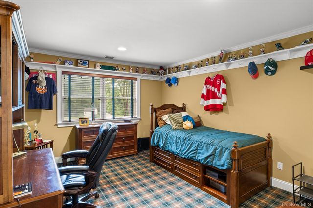 56 Sage Hollow Court, Dix Hills, NY 11746