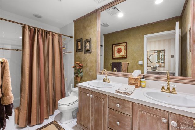 56 Sage Hollow Court, Dix Hills, NY 11746