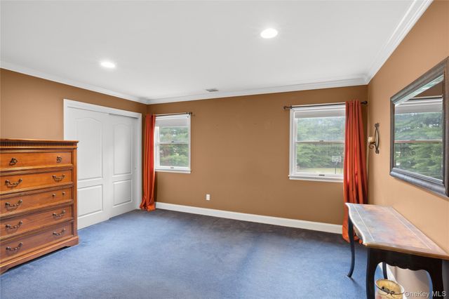 56 Sage Hollow Court, Dix Hills, NY 11746