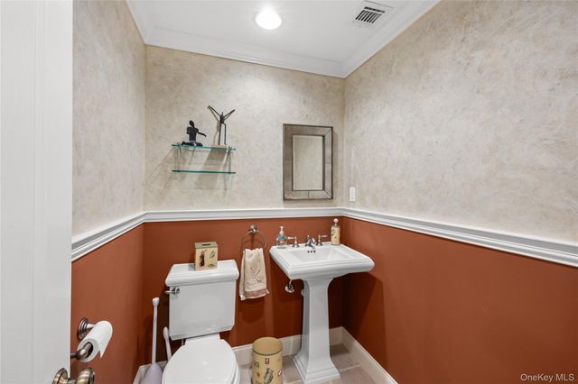56 Sage Hollow Court, Dix Hills, NY 11746