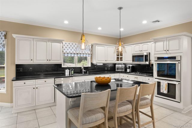 56 Sage Hollow Court, Dix Hills, NY 11746