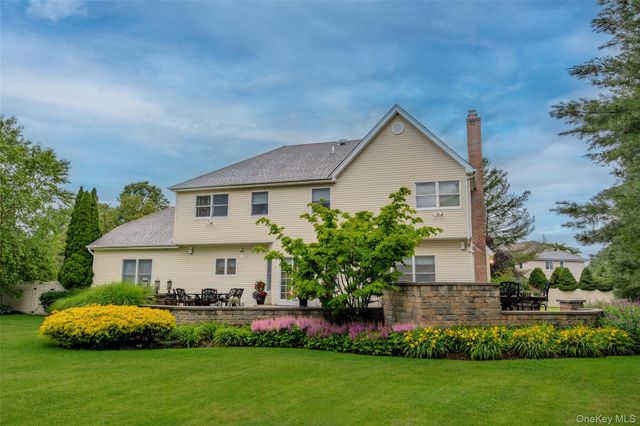 56 Sage Hollow Court, Dix Hills, NY 11746
