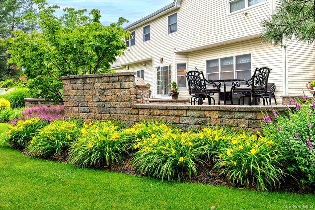 56 Sage Hollow Court, Dix Hills, NY 11746