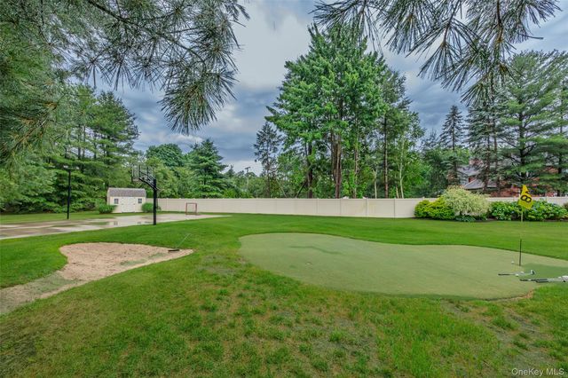 56 Sage Hollow Court, Dix Hills, NY 11746