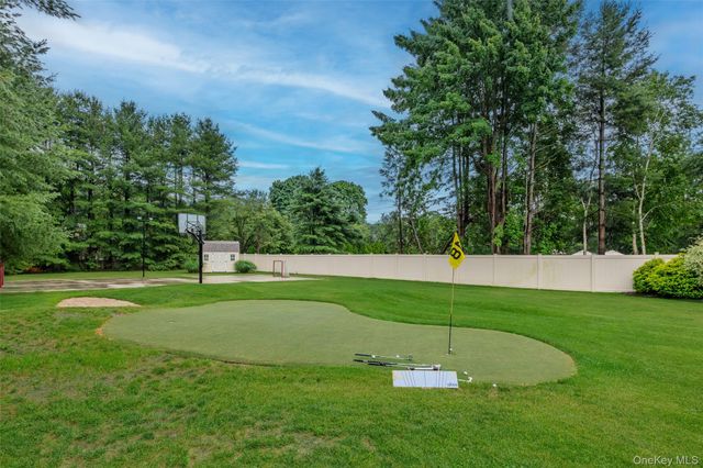 56 Sage Hollow Court, Dix Hills, NY 11746