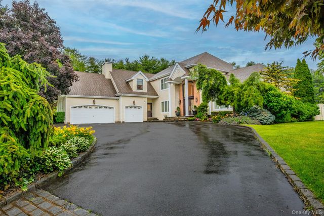 56 Sage Hollow Court, Dix Hills, NY 11746