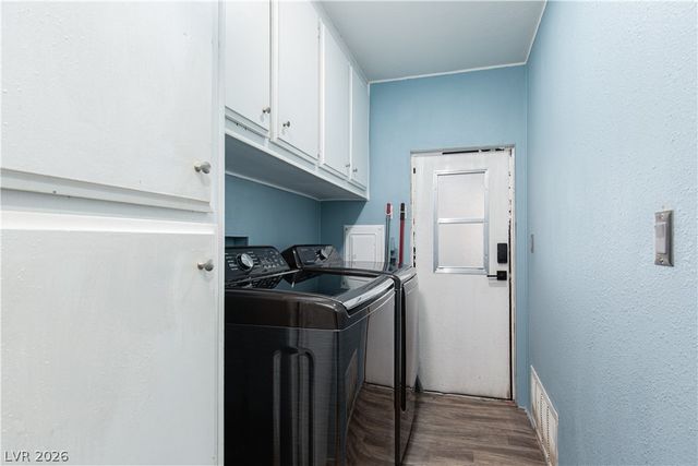 330 Sir Richard East Drive, Las Vegas, NV 89110