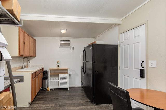 330 Sir Richard East Drive, Las Vegas, NV 89110