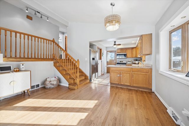 5123 Wolfe Drive, Oak Lawn, IL 60453