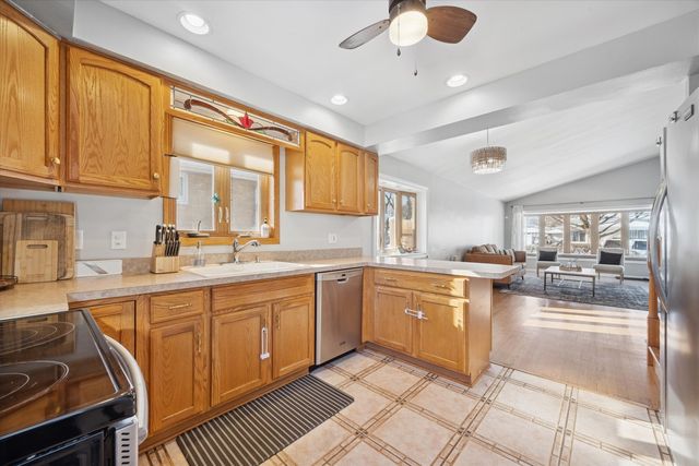 5123 Wolfe Drive, Oak Lawn, IL 60453