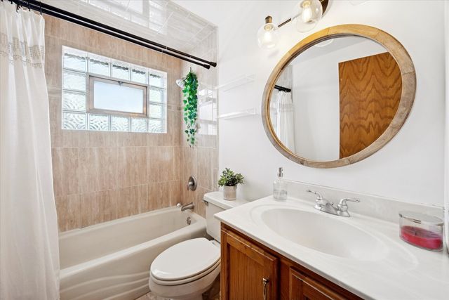 5123 Wolfe Drive, Oak Lawn, IL 60453