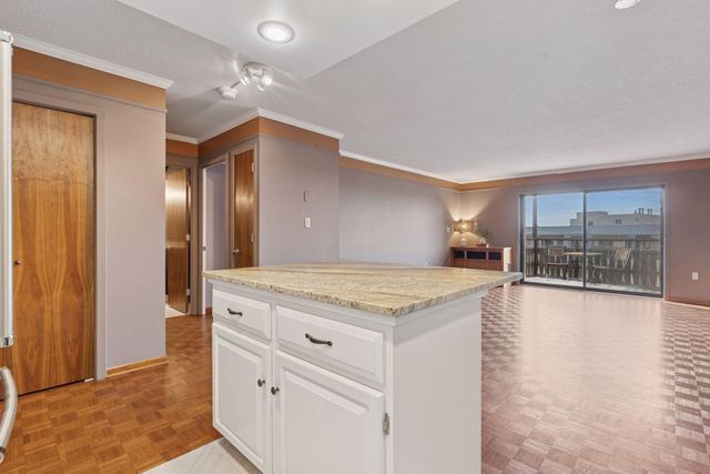 400 Groveland Avenue 708, Minneapolis, MN 55403