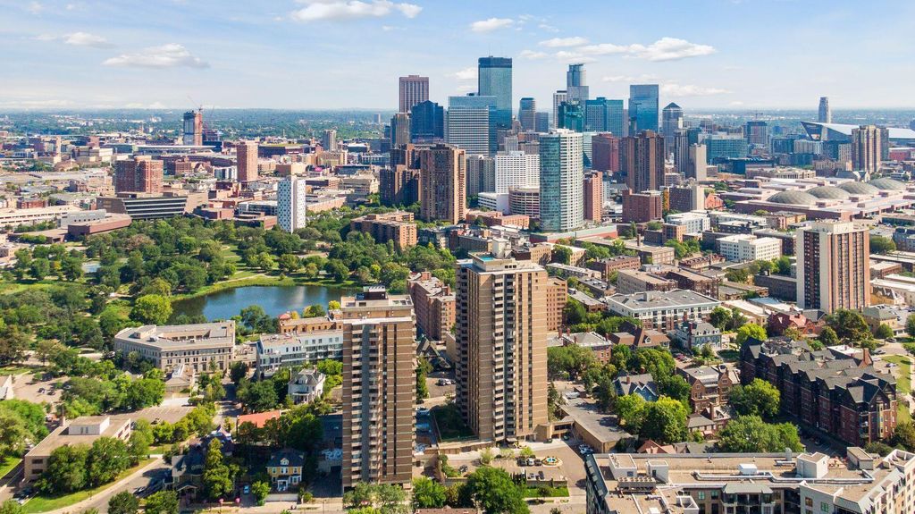 400 Groveland Avenue 708, Minneapolis, MN 55403