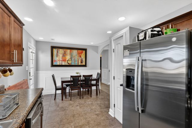 1049 Charles Thomas Dr, Clarksville, TN 37042