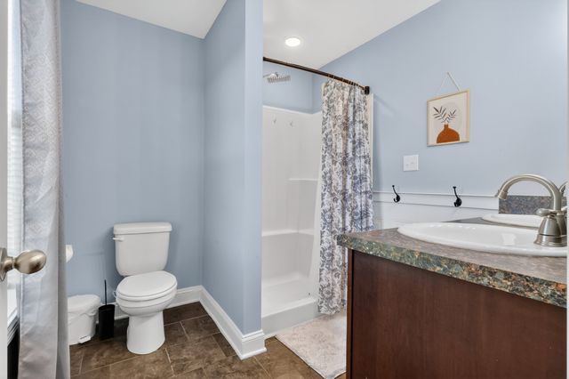 1049 Charles Thomas Dr, Clarksville, TN 37042