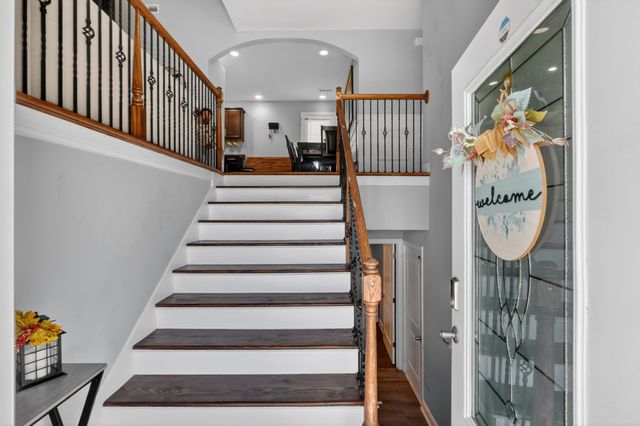 1049 Charles Thomas Dr, Clarksville, TN 37042