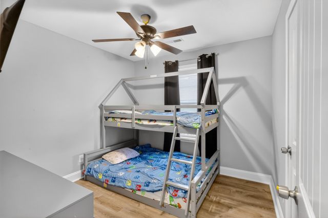 1049 Charles Thomas Dr, Clarksville, TN 37042