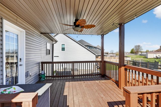 1049 Charles Thomas Dr, Clarksville, TN 37042