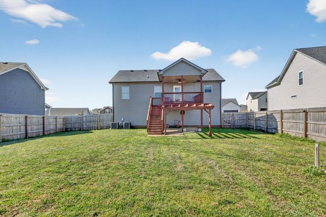 1049 Charles Thomas Dr, Clarksville, TN 37042