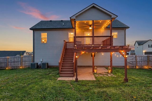 1049 Charles Thomas Dr, Clarksville, TN 37042