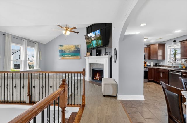 1049 Charles Thomas Dr, Clarksville, TN 37042