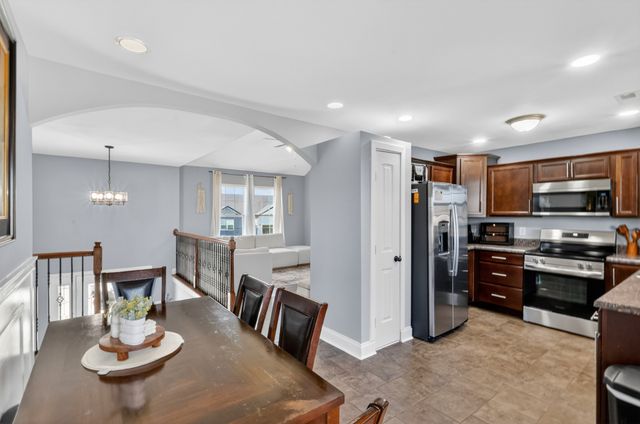 1049 Charles Thomas Dr, Clarksville, TN 37042