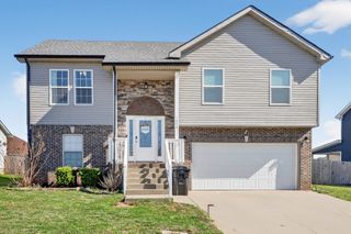 1049 Charles Thomas Dr, Clarksville, TN 37042