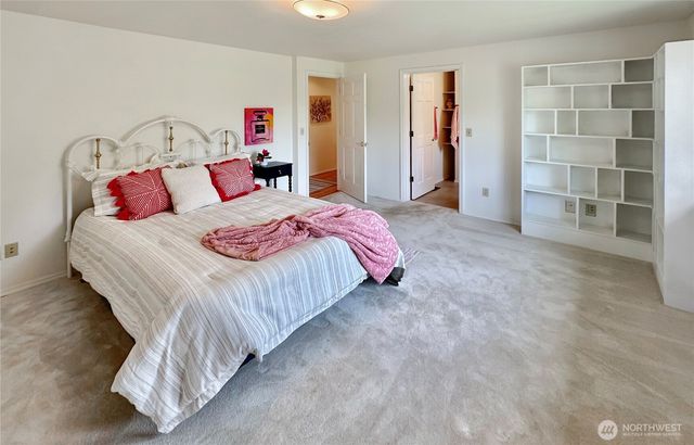2402 36th Avenue NE, Olympia, WA 98506