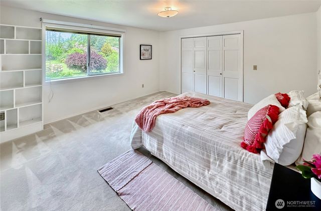 2402 36th Avenue NE, Olympia, WA 98506