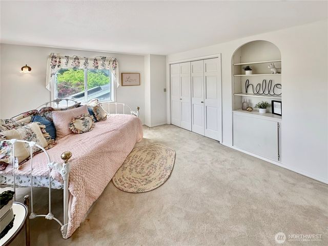2402 36th Avenue NE, Olympia, WA 98506