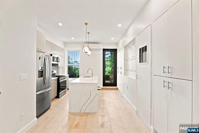 85 Union Street 2nd Floor, Jersey City, NJ 07304