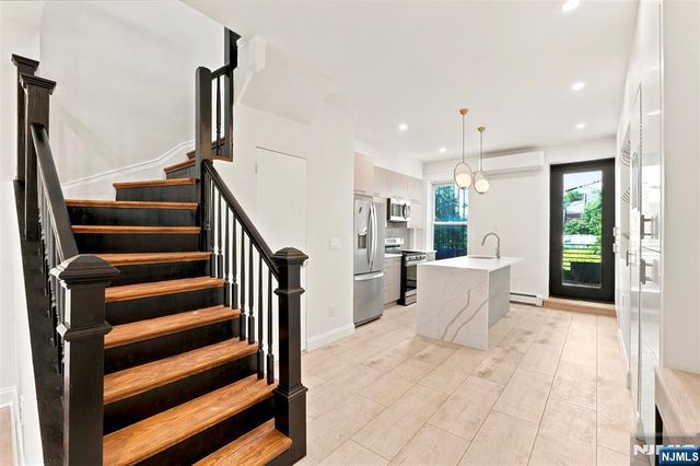 85 Union Street 2nd Floor, Jersey City, NJ 07304