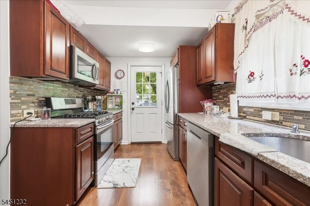 30 Genevieve Ave, Hawthorne Boro, NJ 07506