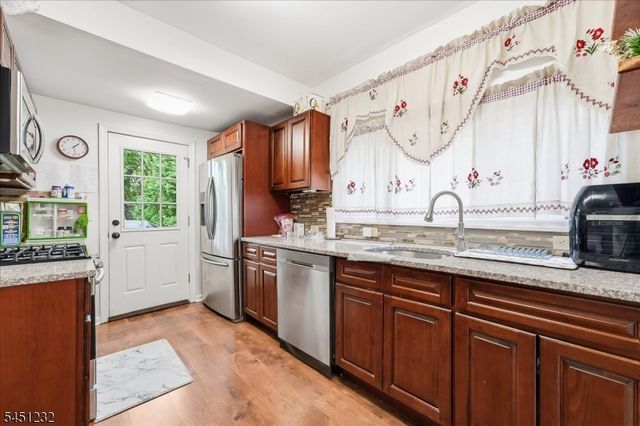 30 Genevieve Ave, Hawthorne Boro, NJ 07506